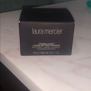 Laura Mercier translucent Loose Setting Powder